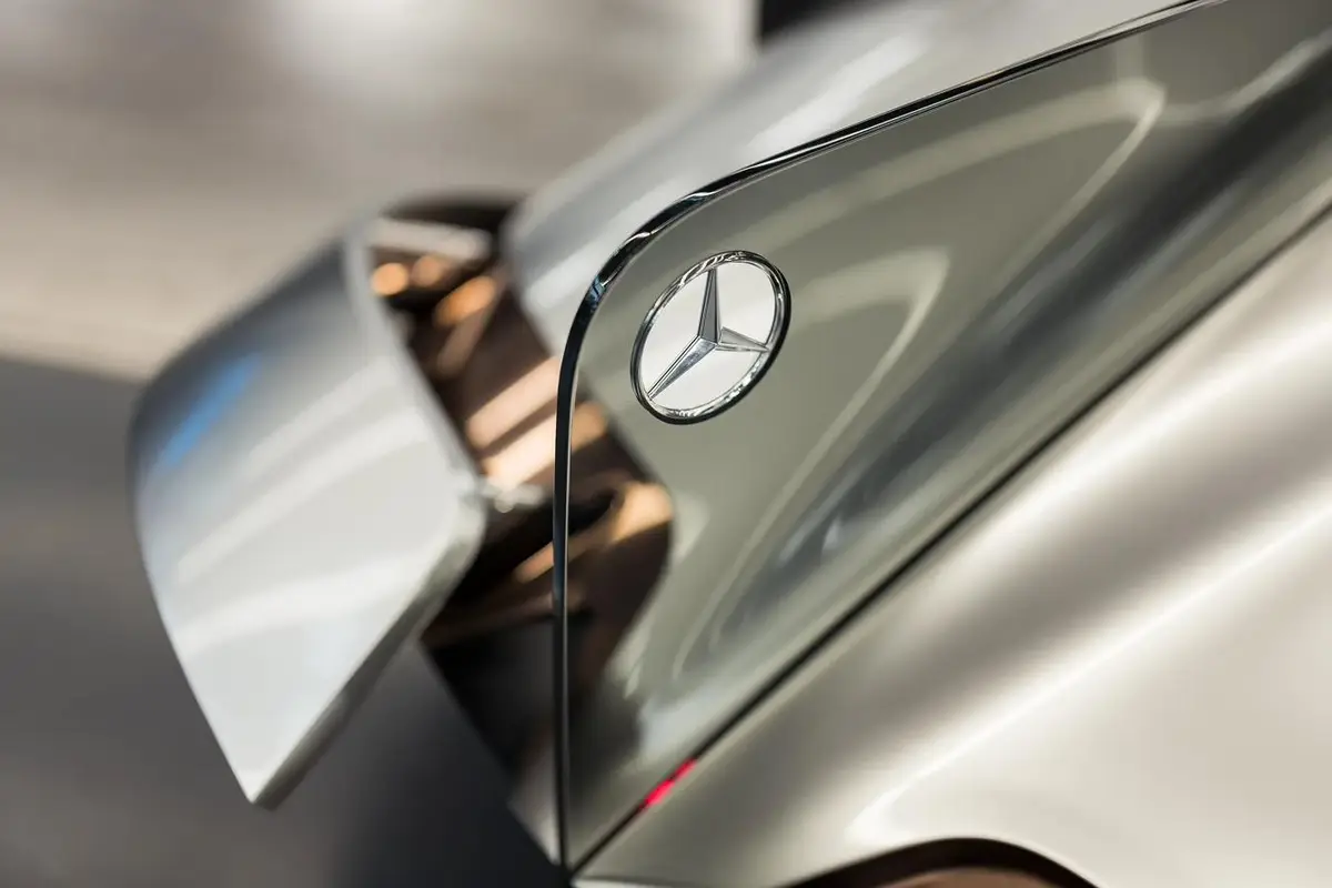 Mercedes-Benz, Corporate Campaign by photographer Christoph Neumann, Berlin