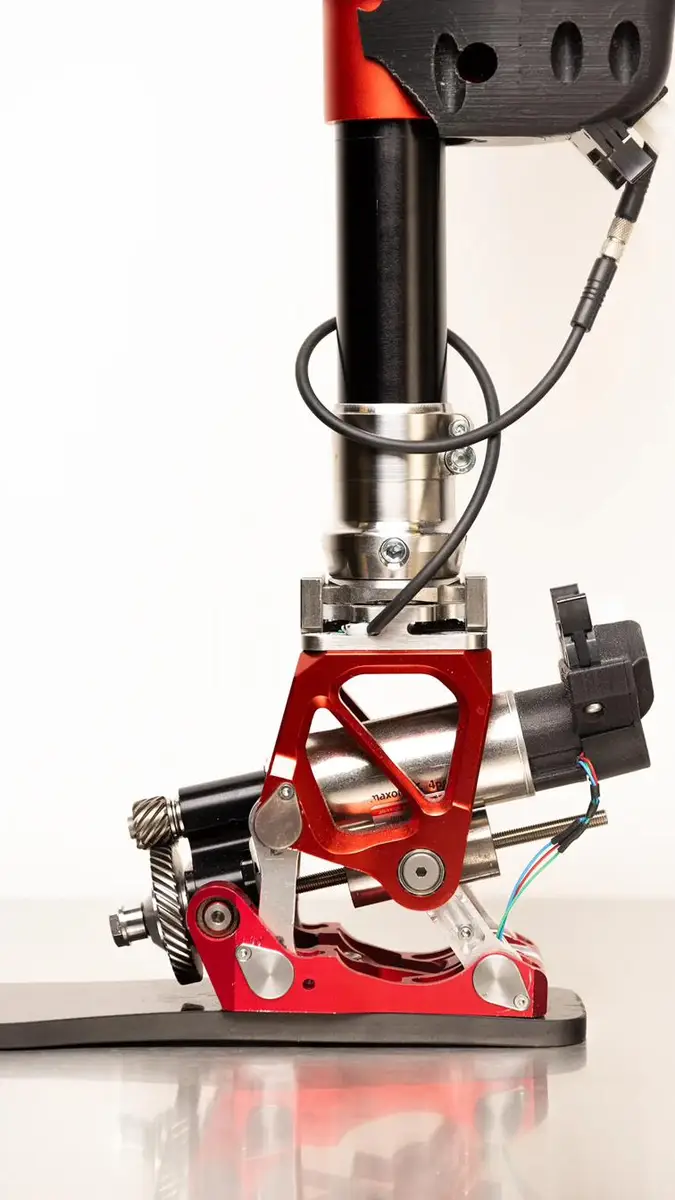 Tommaso Lenzi, Bionic Engineering Lab, Salt Lake City by photographer Christoph Neumann, Berlin